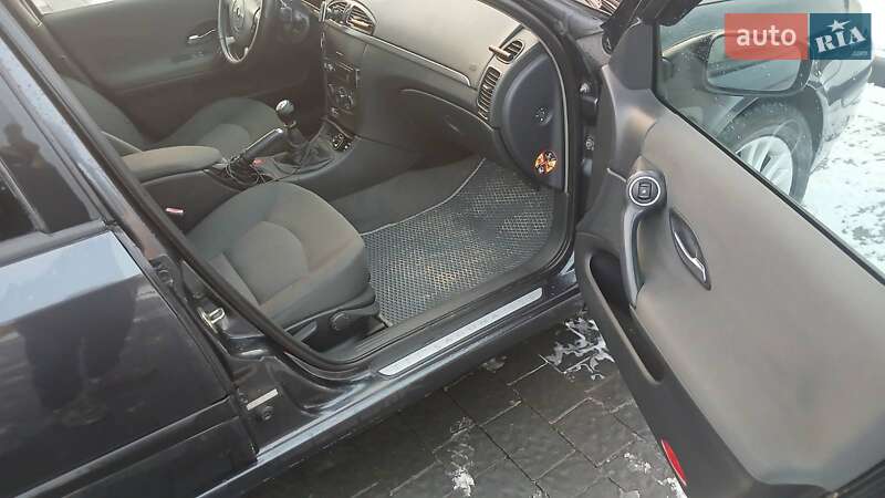 Лифтбек Renault Laguna 2005 в Самборе