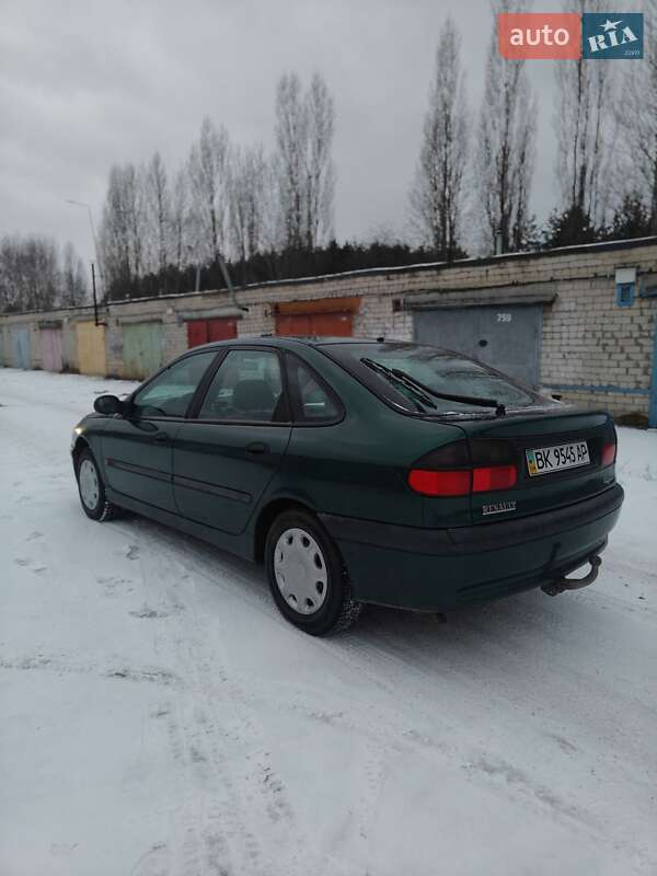 Лифтбек Renault Laguna 1997 в Вараше