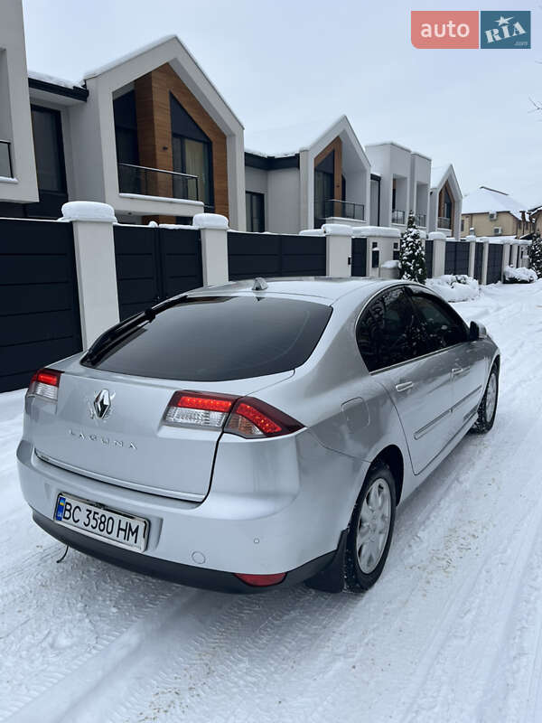 Лифтбек Renault Laguna 2010 в Ужгороде фото 2 Лифтбек Renault Laguna 2010 в Ужгороде