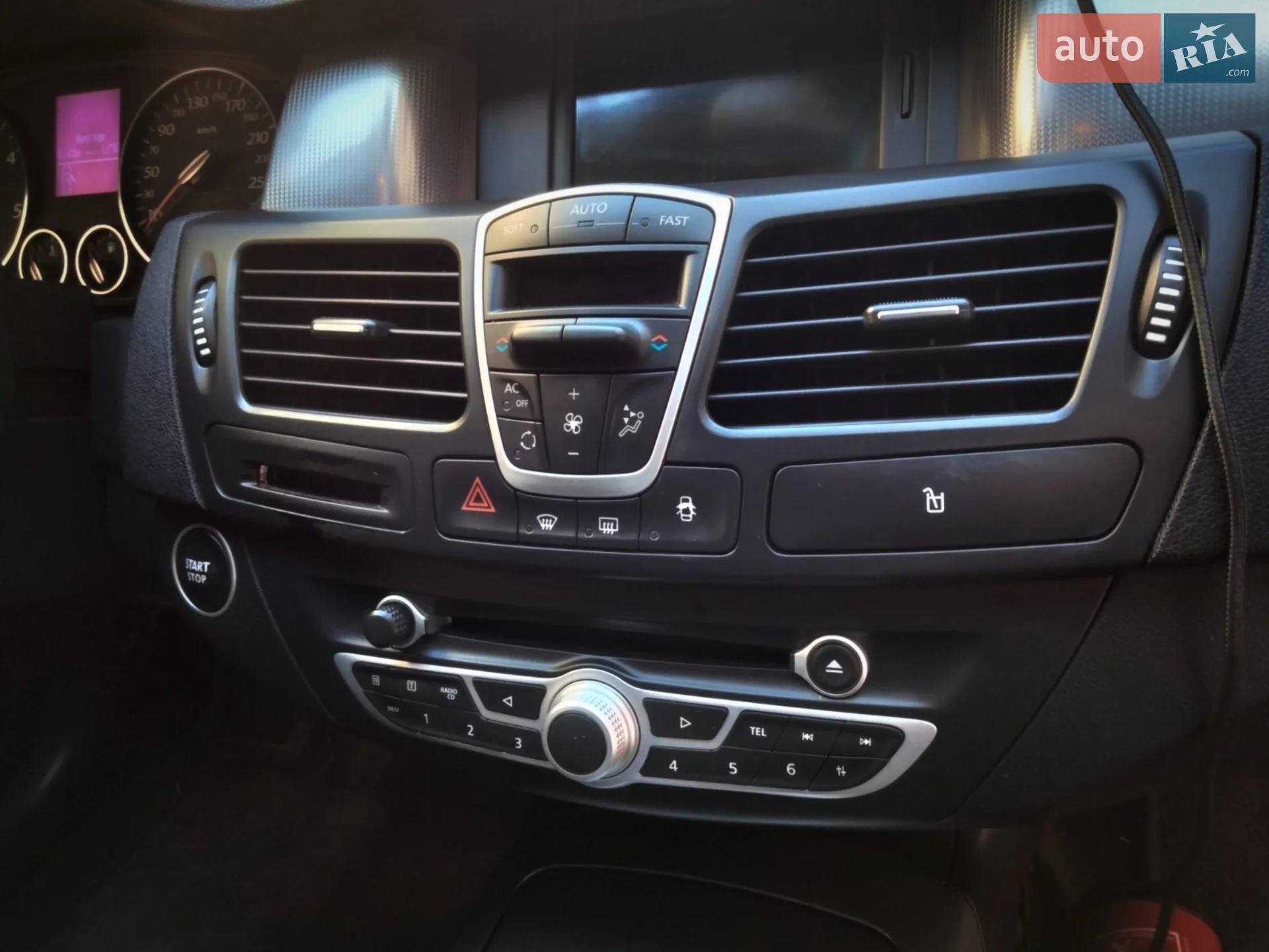 2012 Renault Laguna - мініатюра 31