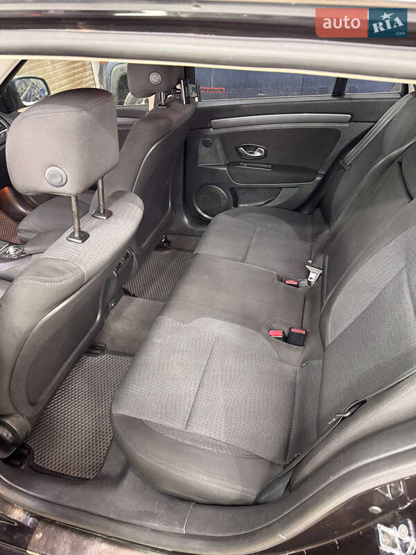 Универсал Renault Laguna 2010 в Киеве фото 6 Универсал Renault Laguna 2010 в Киеве