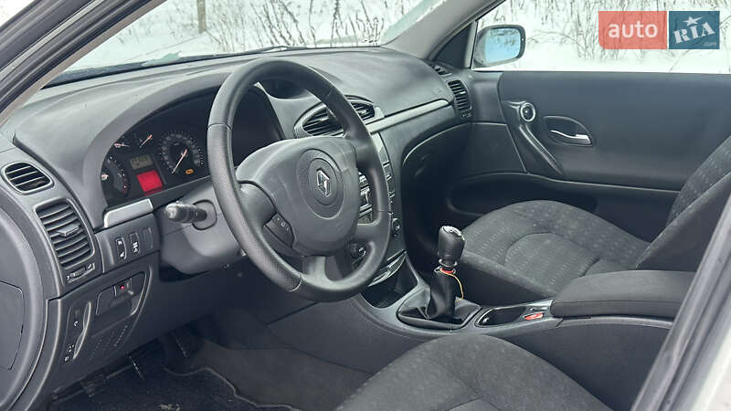 Ліфтбек Renault Laguna 2005 в Києві фото 17 Ліфтбек Renault Laguna 2005 в Києві