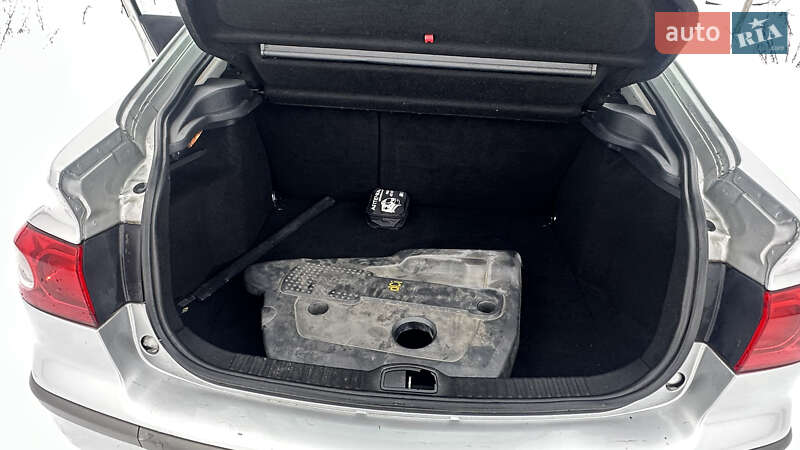 Ліфтбек Renault Laguna 2005 в Києві фото 41 Ліфтбек Renault Laguna 2005 в Києві