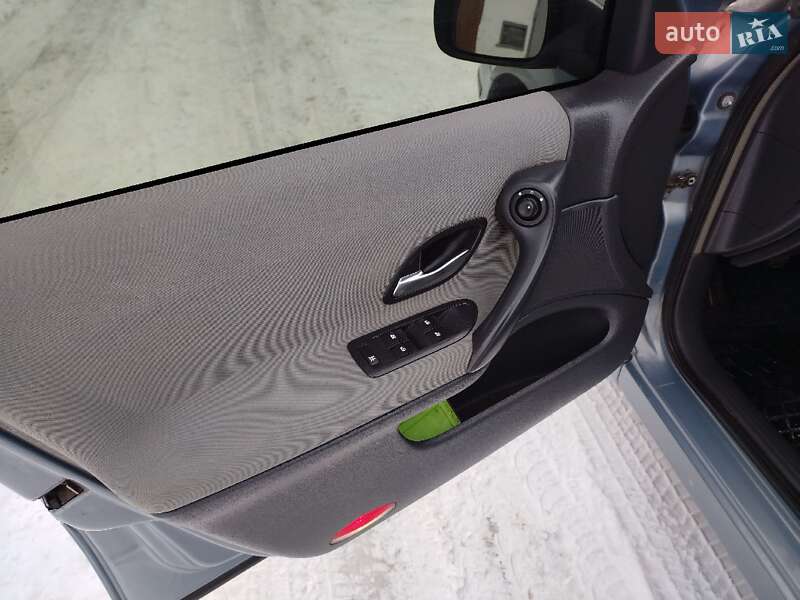 Універсал Renault Laguna 2003 в Хмельницькому фото 41 Універсал Renault Laguna 2003 в Хмельницькому