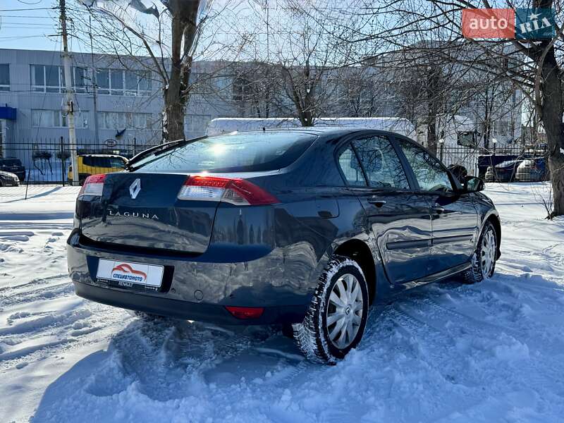 Лифтбек Renault Laguna 2010 в Киеве