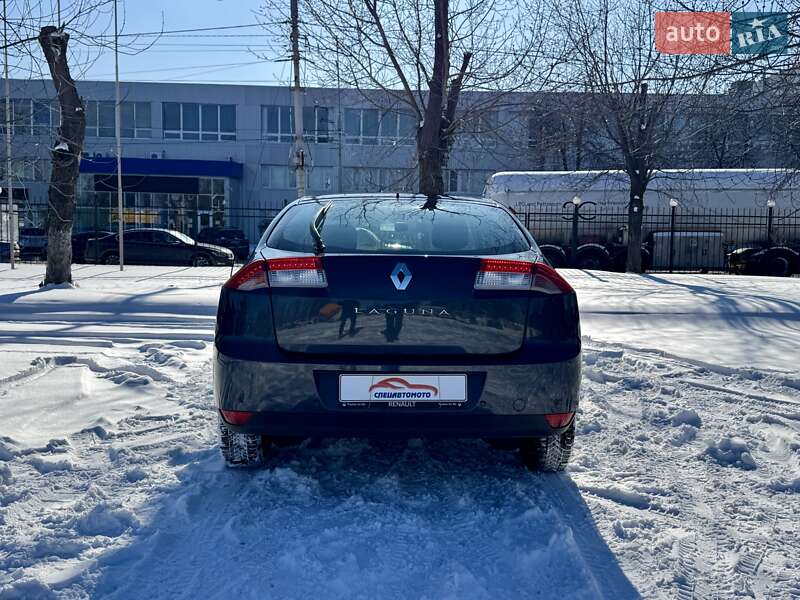 Лифтбек Renault Laguna 2010 в Киеве