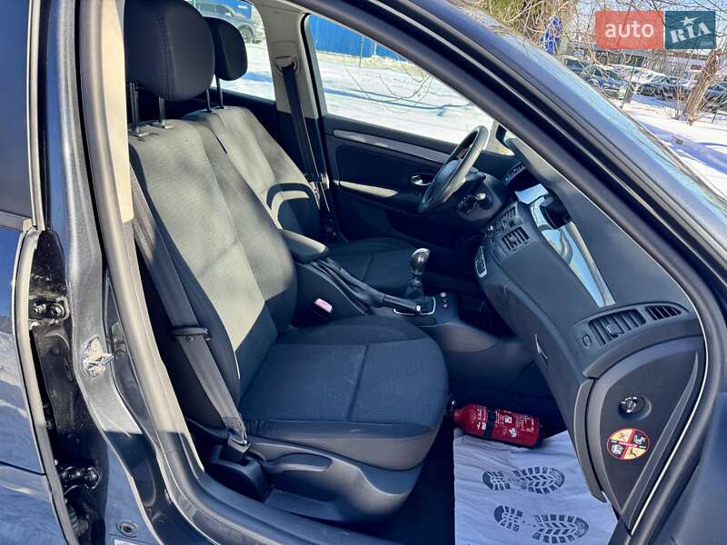 Лифтбек Renault Laguna 2010 в Киеве