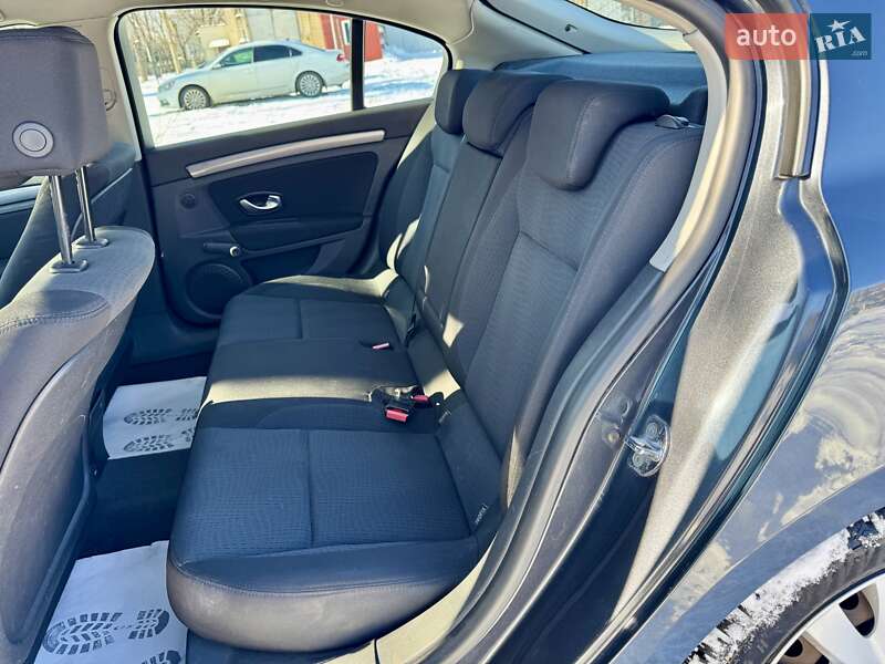 Лифтбек Renault Laguna 2010 в Киеве