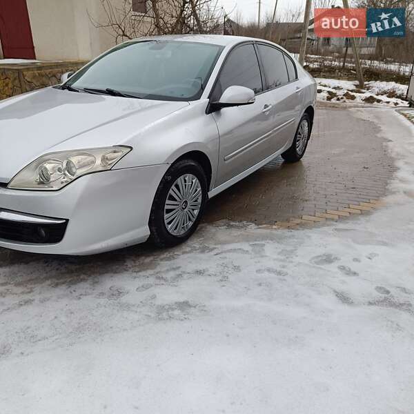 Ліфтбек Renault Laguna 2009 в Чернівцях