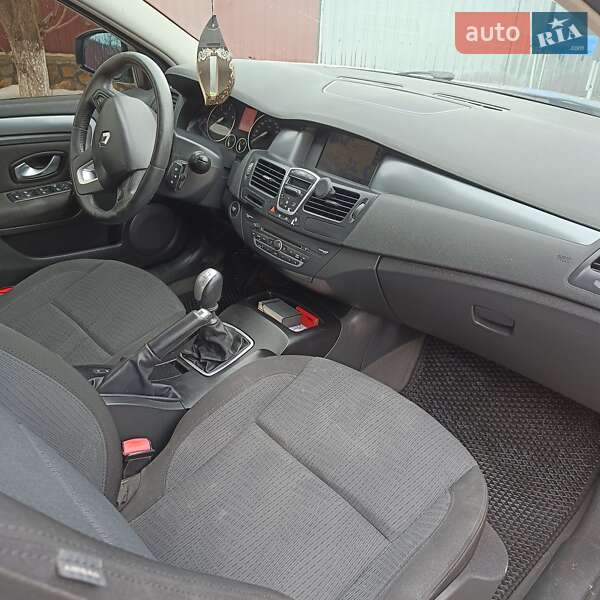 Ліфтбек Renault Laguna 2009 в Чернівцях