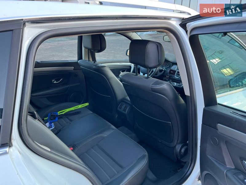 Универсал Renault Laguna 2011 в Ровно