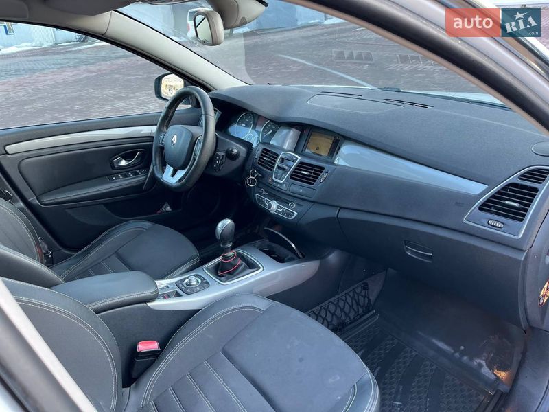 Универсал Renault Laguna 2011 в Ровно