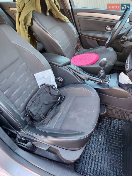 Ліфтбек Renault Laguna 2011 в Сарнах