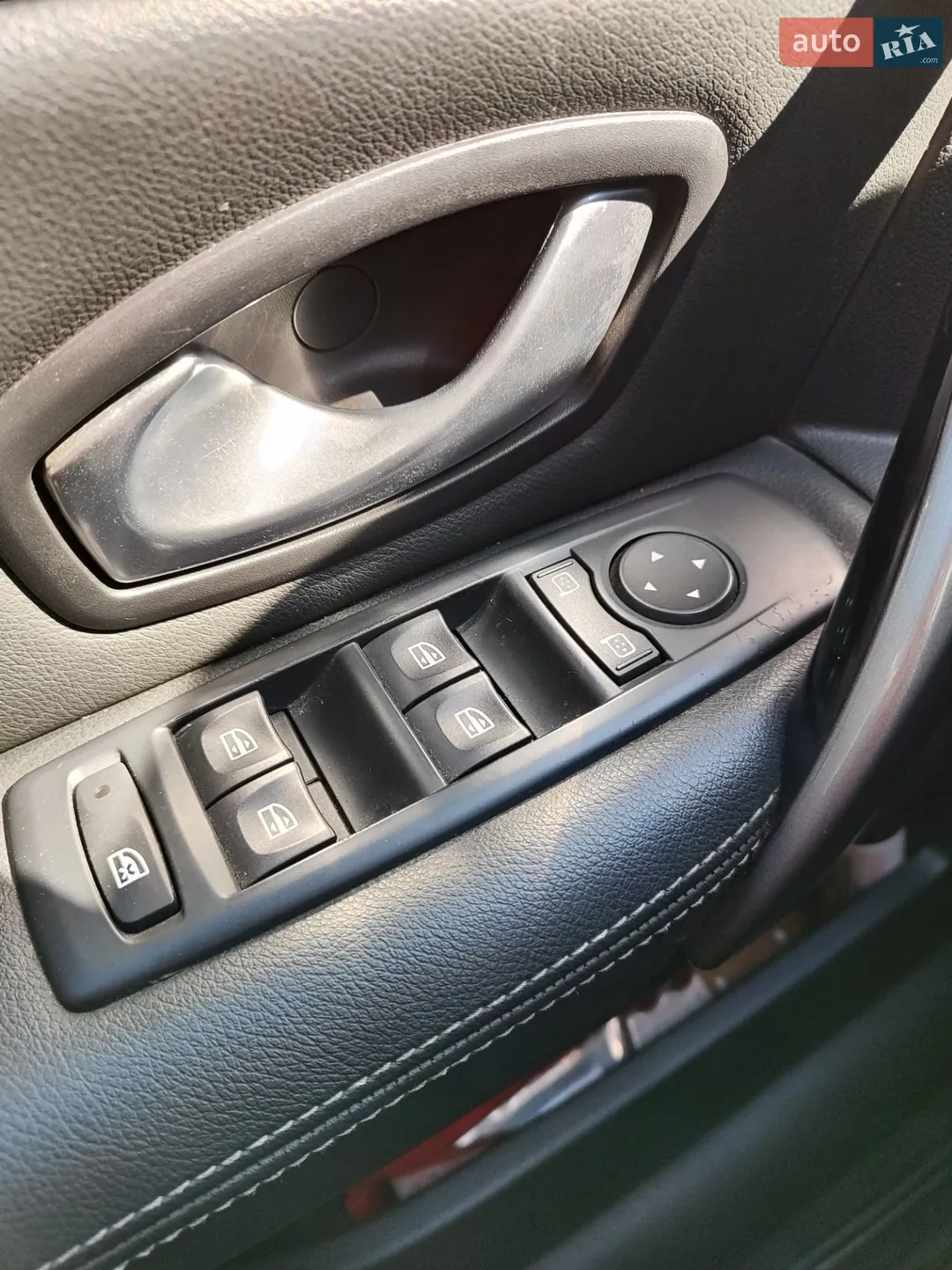 2010 Renault Laguna - мініатюра 18