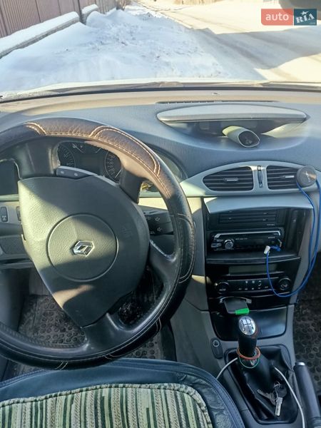 Лифтбек Renault Laguna 2002 в Киеве