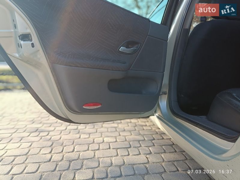 Універсал Renault Laguna 2002 в Ужгороді