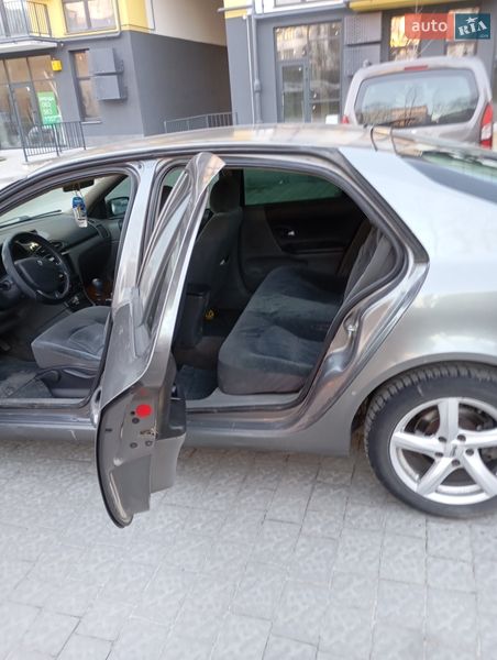 Лифтбек Renault Laguna 2001 в Львове