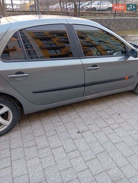 Лифтбек Renault Laguna 2001 в Львове