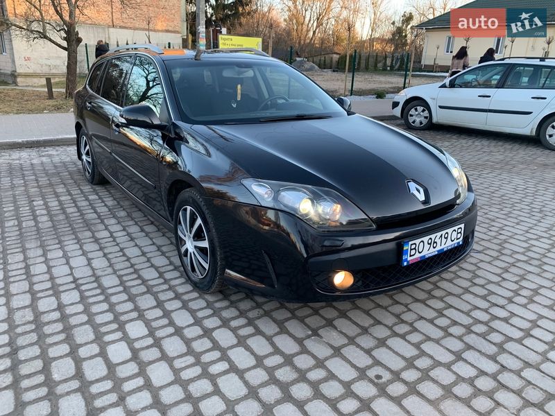 Универсал Renault Laguna 2010 в Остроге
