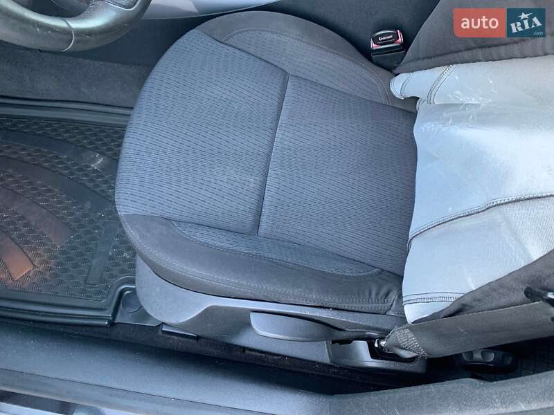 Универсал Renault Laguna 2010 в Остроге