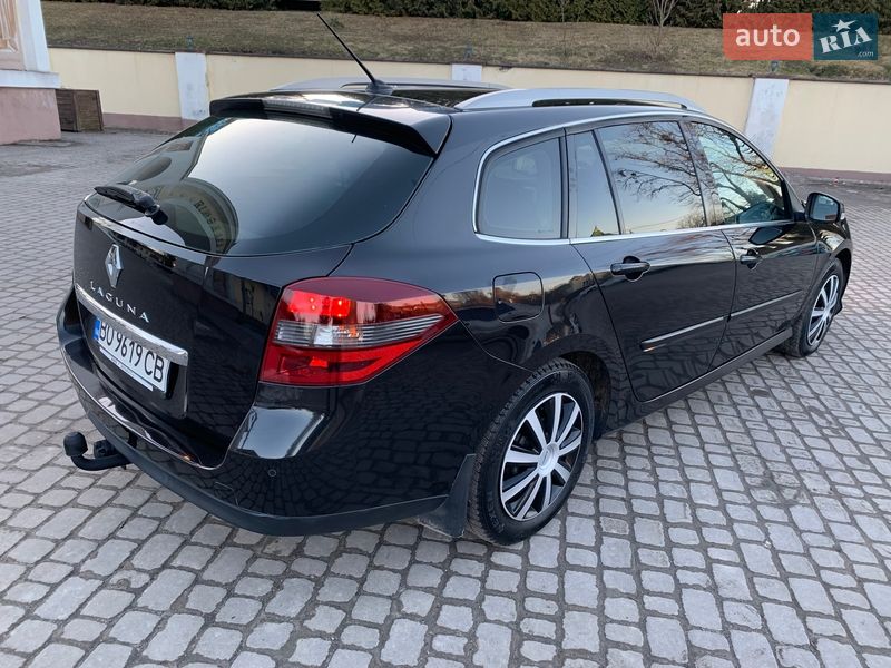 Универсал Renault Laguna 2010 в Остроге