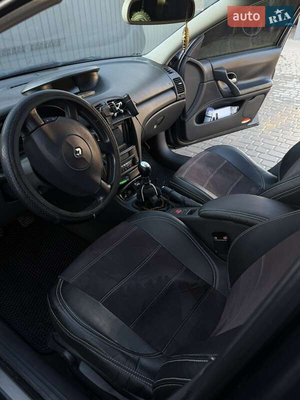 Универсал Renault Laguna 2004 в Баре фото 3 Универсал Renault Laguna 2004 в Баре