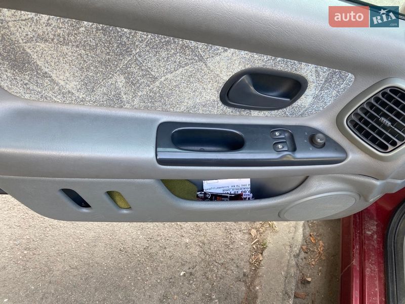 Универсал Renault Laguna 1999 в Луцке