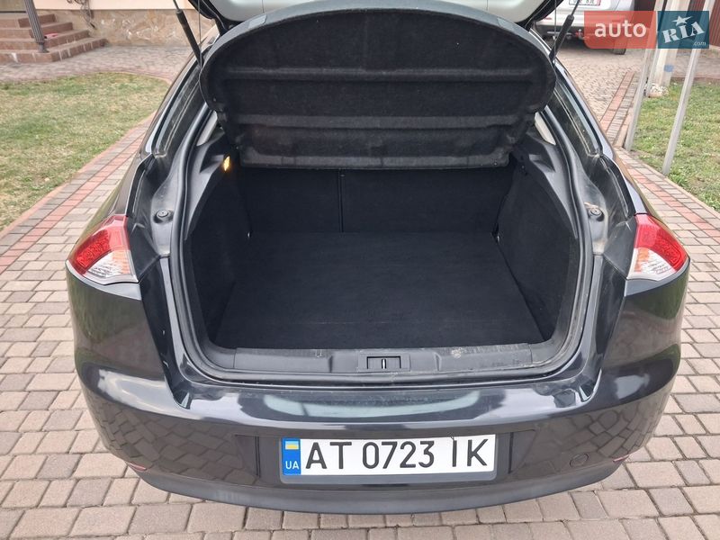 Лифтбек Renault Laguna 2009 в Калуше