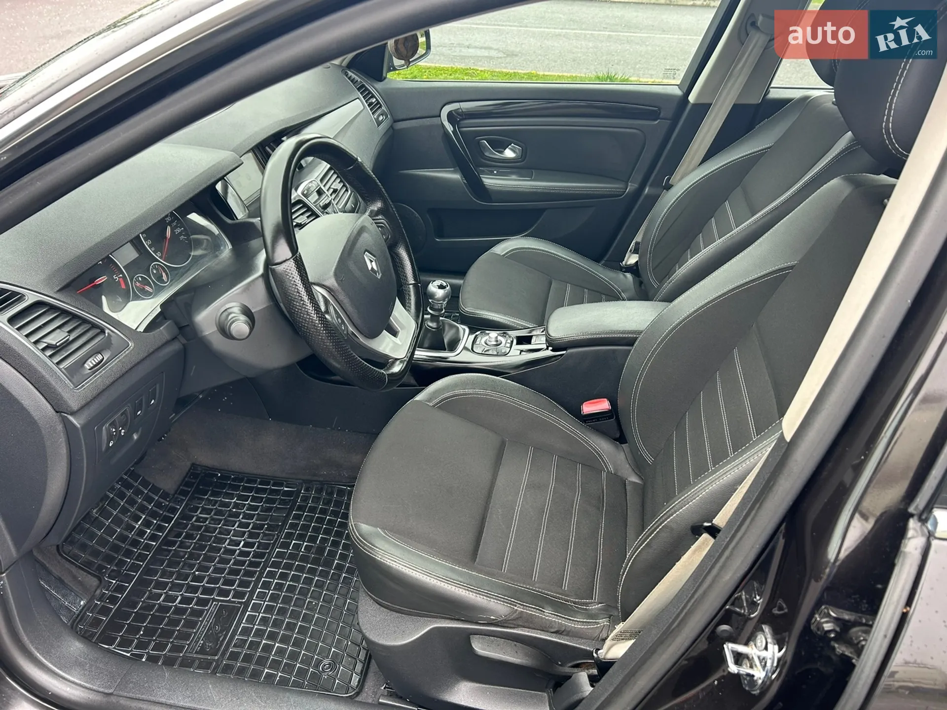 2013 Renault Laguna - мініатюра 28