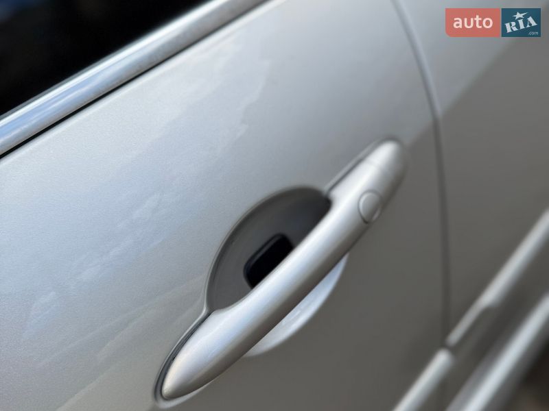 Лифтбек Renault Laguna 2011 в Одессе