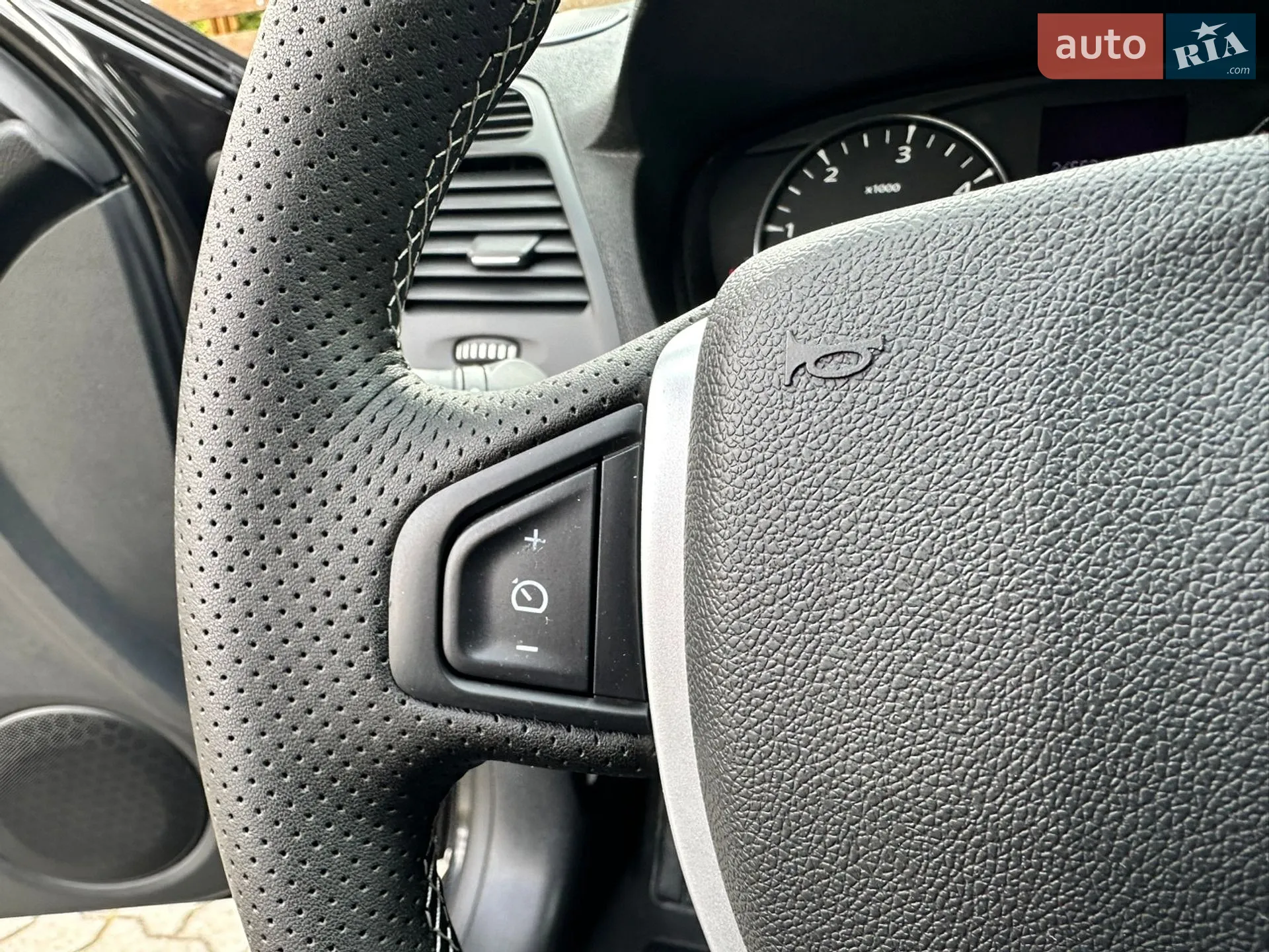 2011 Renault Laguna - мініатюра 82