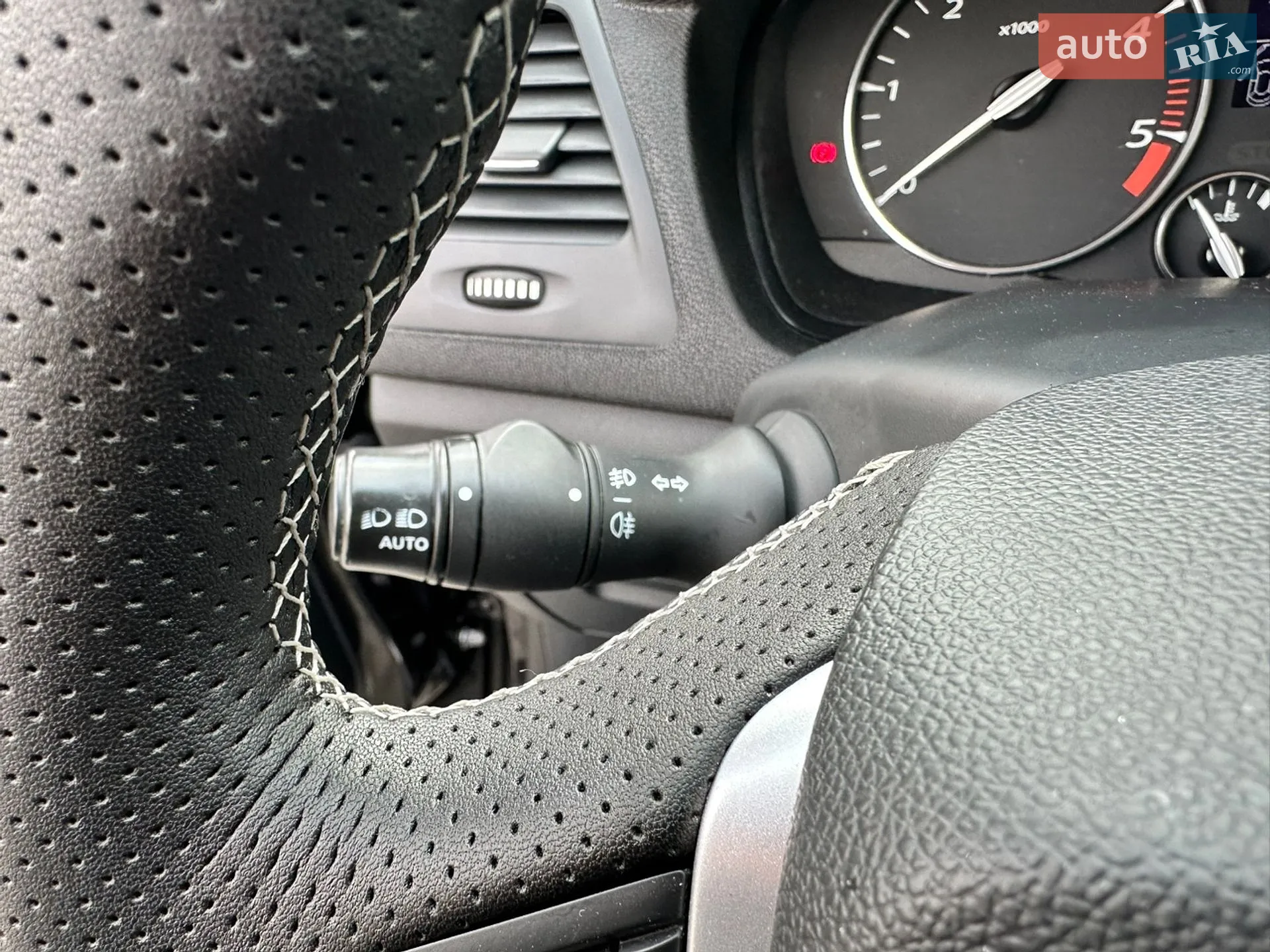 2011 Renault Laguna - мініатюра 84