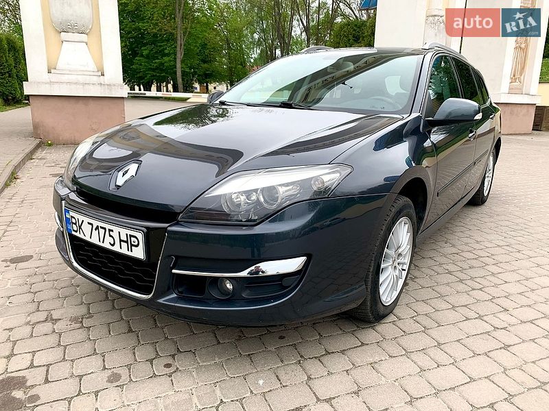Универсал Renault Laguna 2010 в Остроге