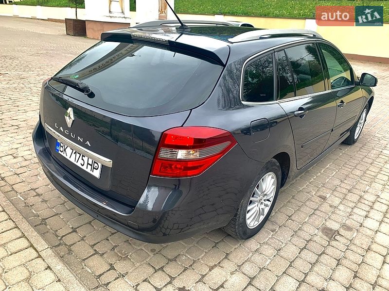 Универсал Renault Laguna 2010 в Остроге