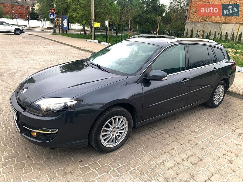 Универсал Renault Laguna 2010 в Остроге