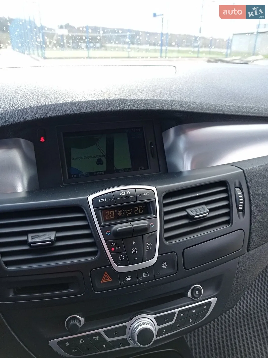 2010 Renault Laguna - мініатюра 18