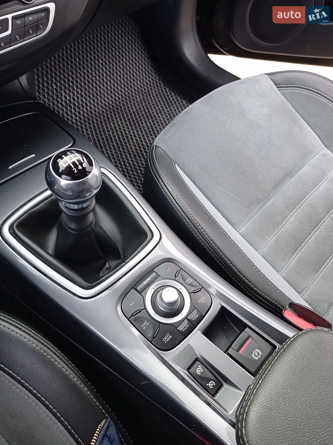 2010 Renault Laguna - мініатюра 17