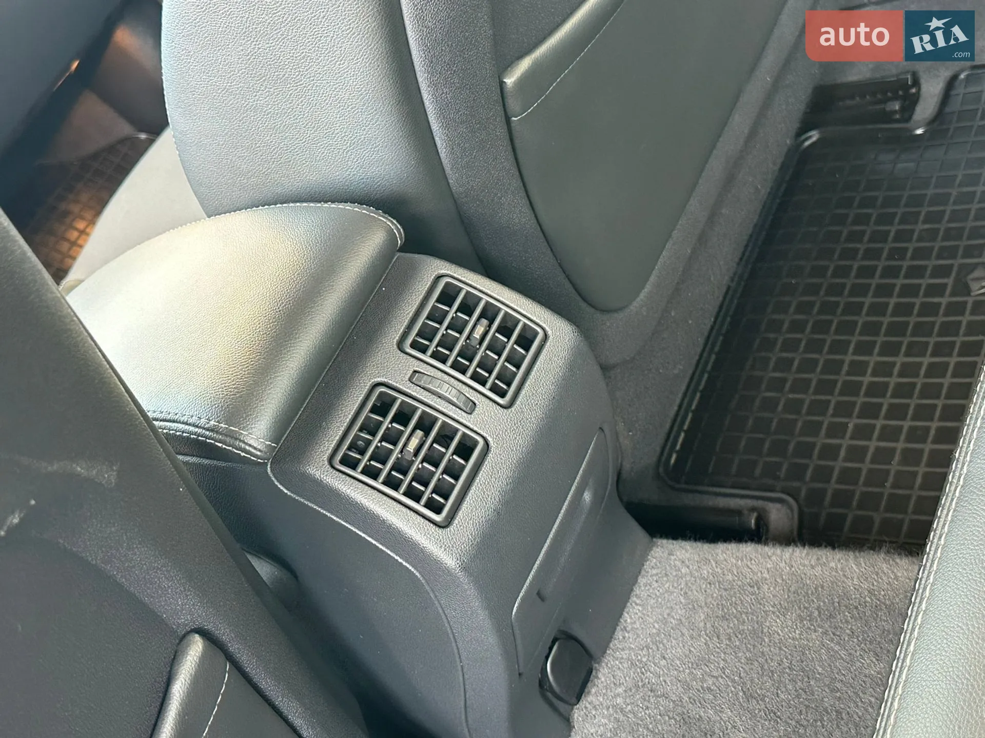 2011 Renault Laguna - мініатюра 46