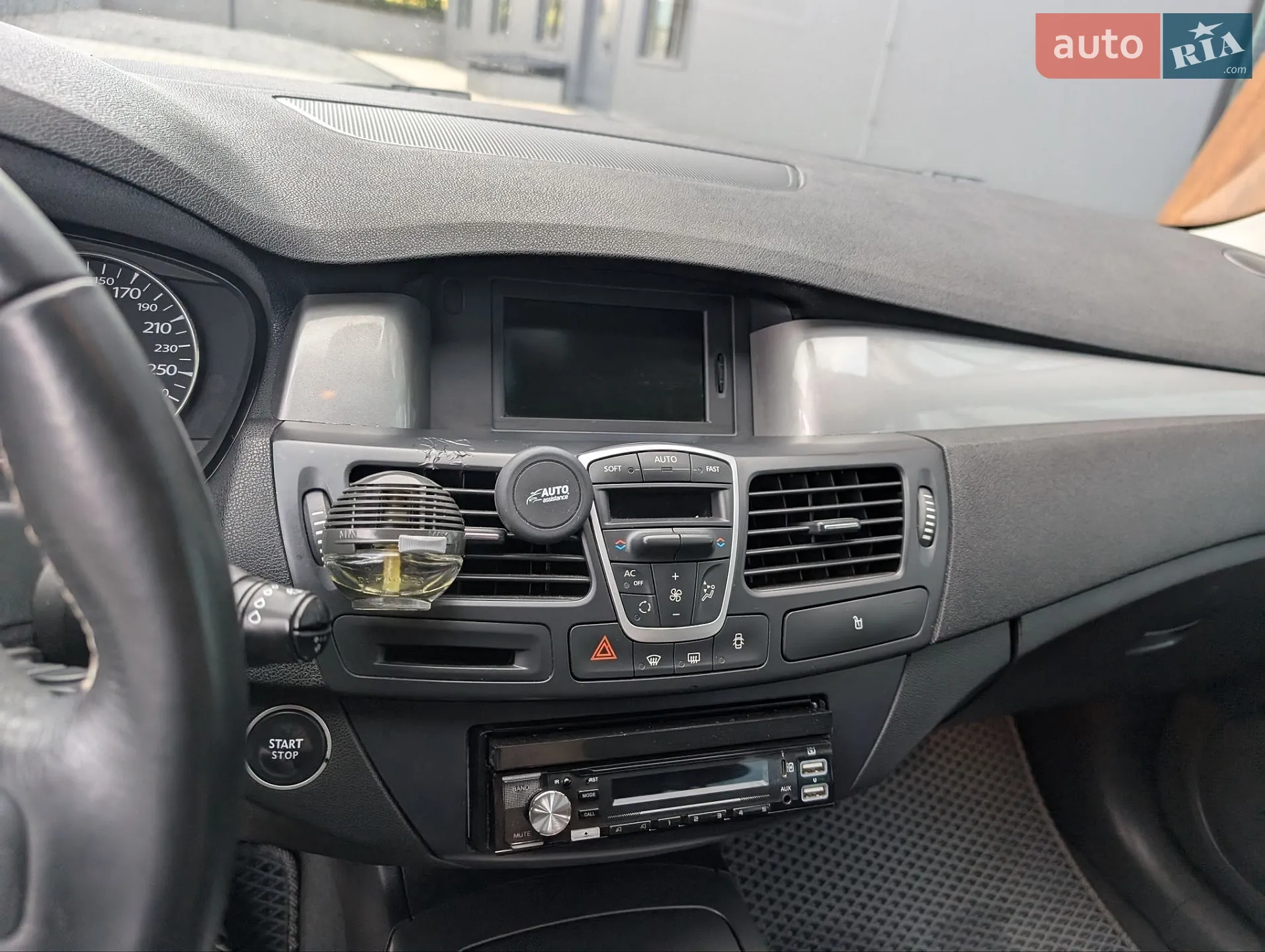 2011 Renault Laguna - мініатюра 24