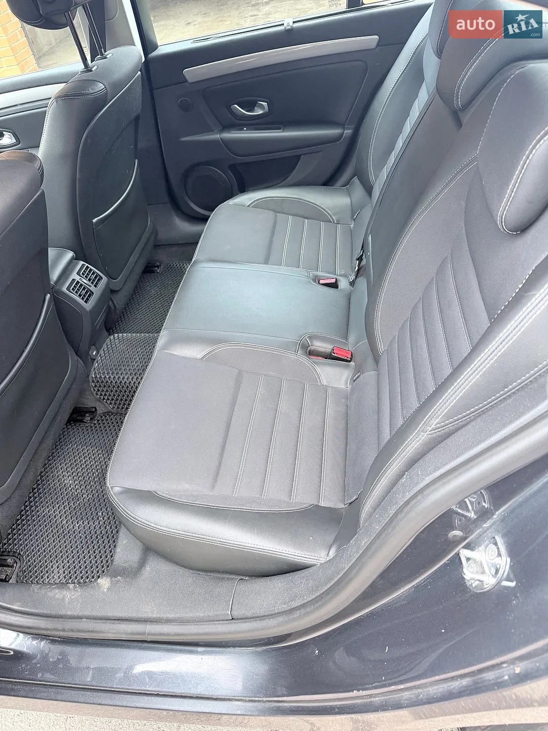 2011 Renault Laguna - мініатюра 3
