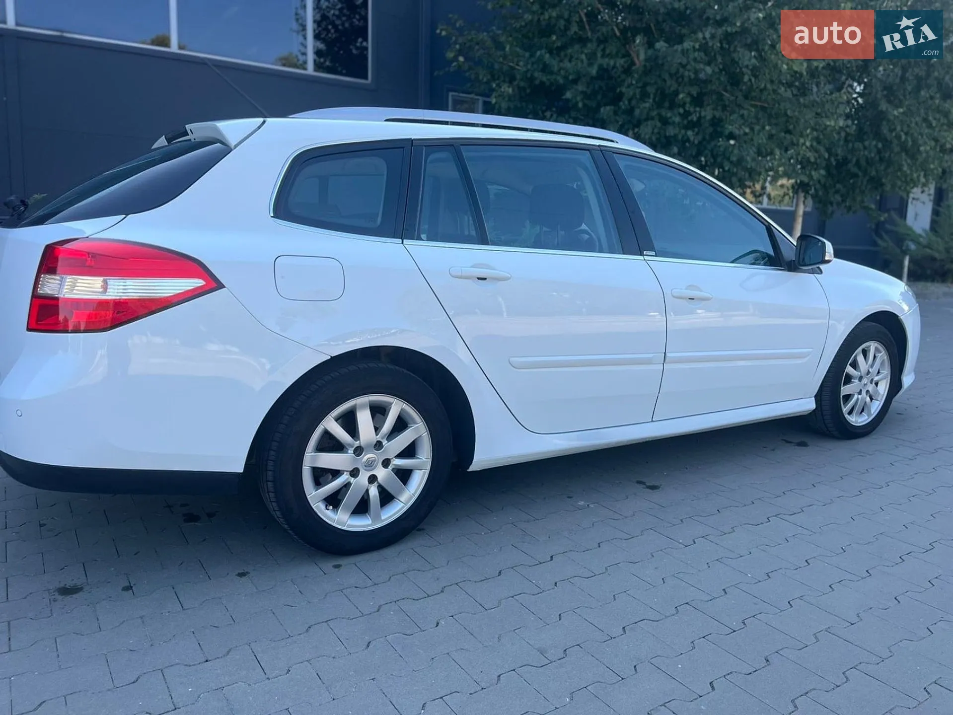 2010 Renault Laguna - фото 1