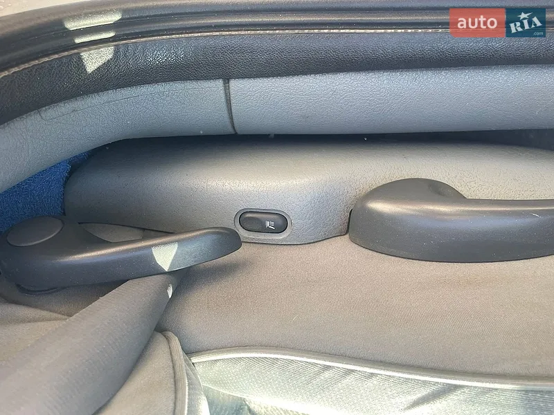 Renault Laguna 2001 VIN VF1B5640E23714734 фото оголошення 11 з 44