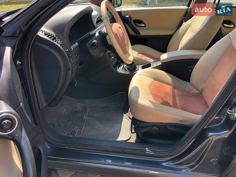 Лифтбек Renault Laguna 2006 в Лубнах
