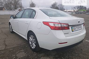 Седан Renault Latitude 2011 в Киеве