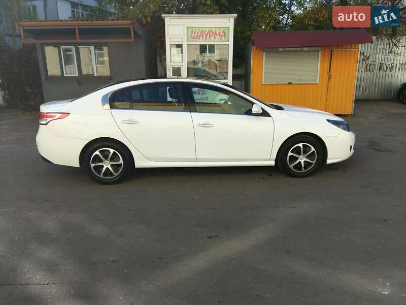 Седан Renault Latitude 2014 в Ровно