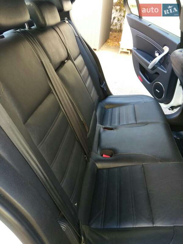 Седан Renault Latitude 2014 в Ровно