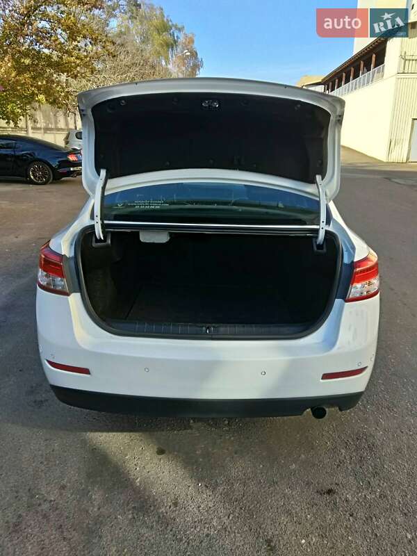 Седан Renault Latitude 2014 в Ровно