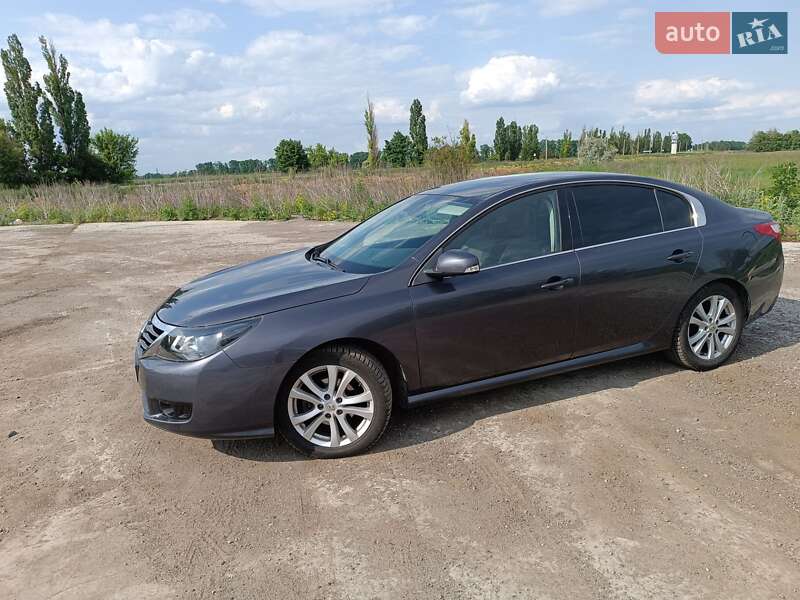 Renault Latitude 2010