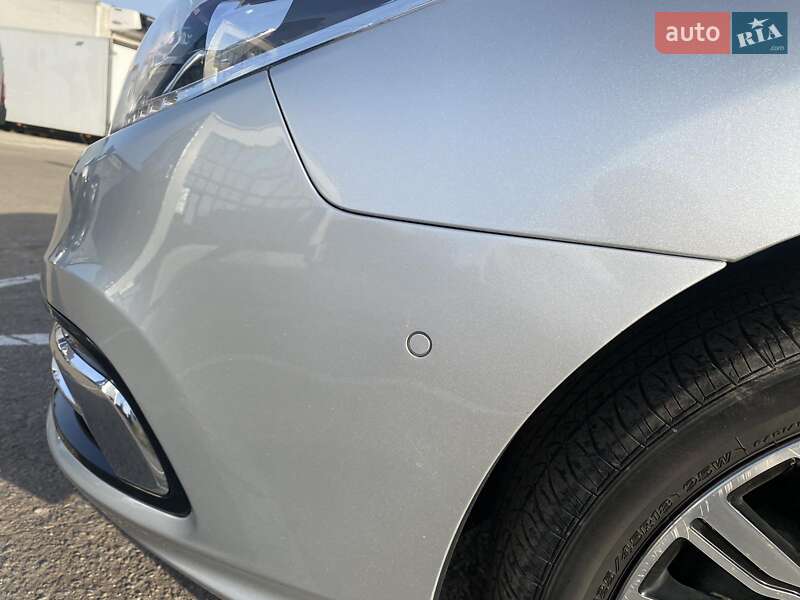 Седан Renault Latitude 2015 в Житомире