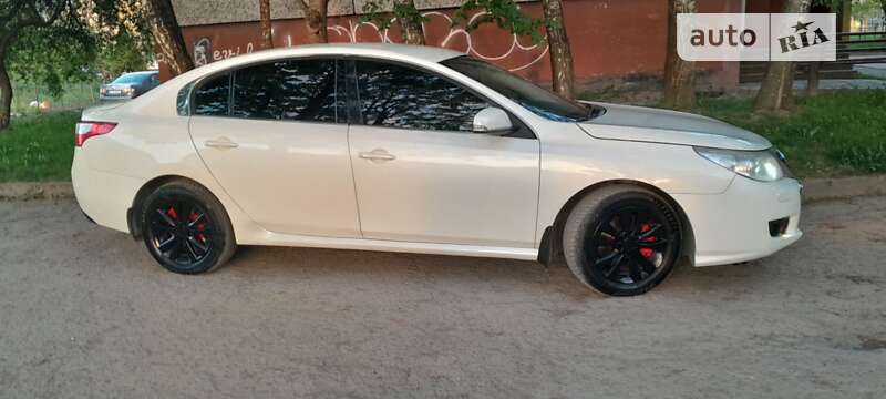 Седан Renault Latitude 2012 в Богородчанах